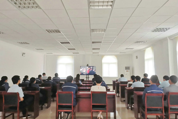 1627702157680181.jpg 觀看《建黨偉業》.jpg