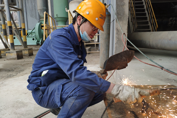 1648619297357753.jpg 現(xiàn)場(chǎng)檢修1.jpg